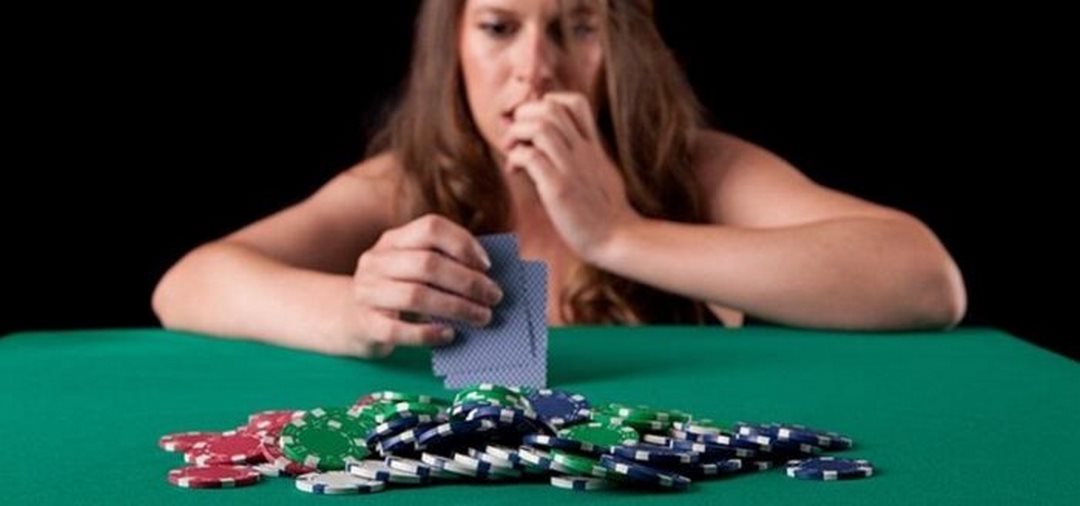Xua tan mọi thắc mắc về Bluff trong Poker là gì